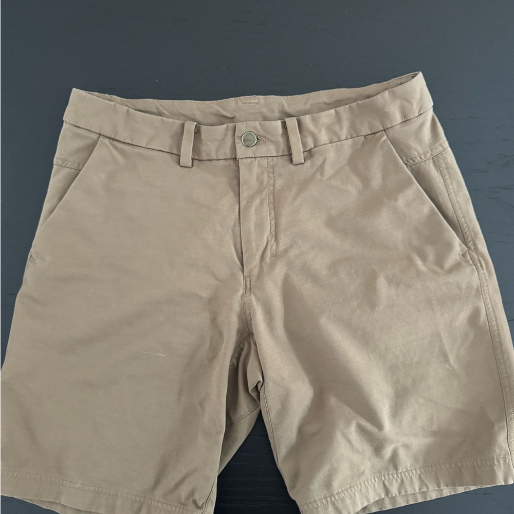 lululemon athletica Men's Beige Flat Front Shorts